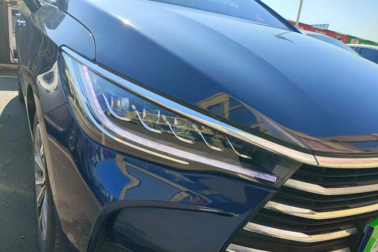 Used BYD Song MAX 2017 1.5T Automatic Smart Connect Elite 7-Seater Right Front Headlight