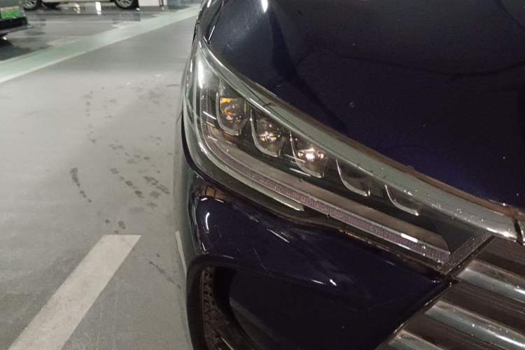Used BYD Song MAX 2017 1.5T Automatic Smart Connect Luxury 7-Seater Right Front Headlight