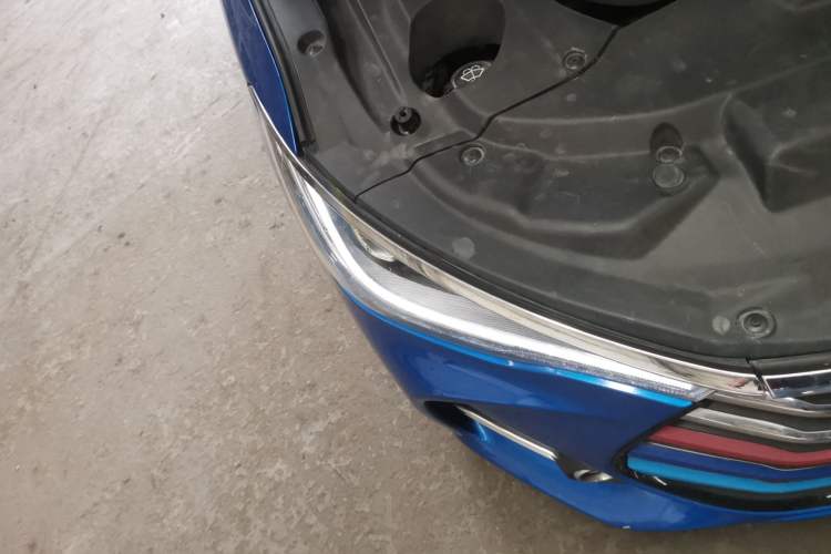 Used BYD Song MAX 2017 1.5T Automatic Smart Connect Elite 7-Seater Right Front Headlight