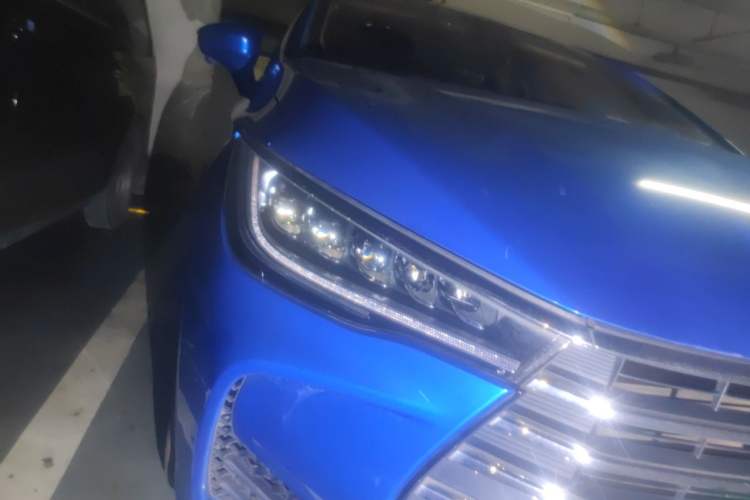 Used BYD Song MAX 2017 1.5T Automatic Smart Connect Elite 7-Seater Right Front Headlight
