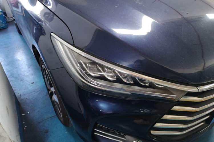 Used BYD Song MAX 2017 1.5T Manual Smart Connect Luxury 7-Seater Right Front Headlight