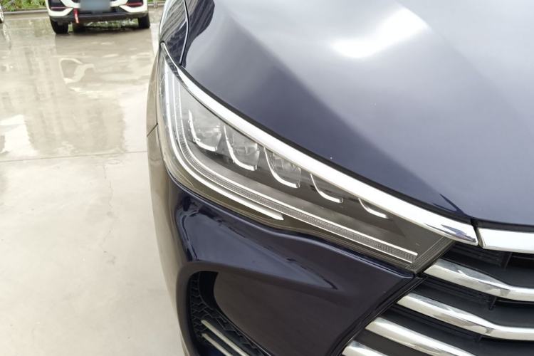 Used BYD Song MAX 2017 1.5T Manual Smart Connect Luxury 7-Seater Right Front Headlight