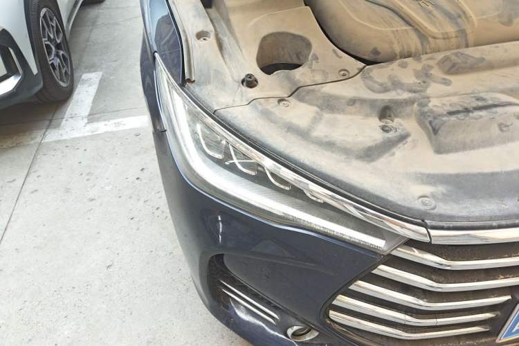 Used BYD Song MAX 2017 1.5T Automatic Smart Connect Elite 7-Seater Right Front Headlight