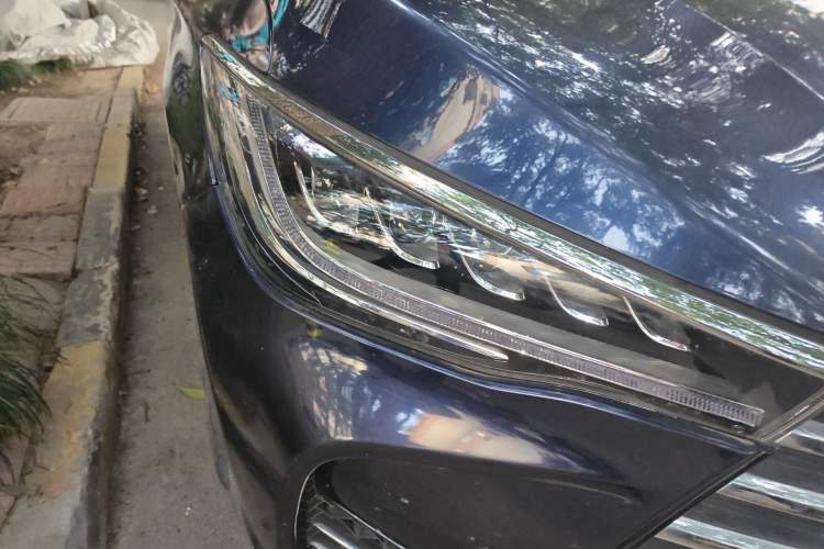 Used BYD Song MAX 2017 1.5T Automatic Smart Connect Prestige 7-Seater Right Front Headlight