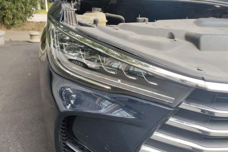 Used BYD Song MAX 2017 1.5T Automatic Smart Connect Prestige 7-Seater Right Front Headlight