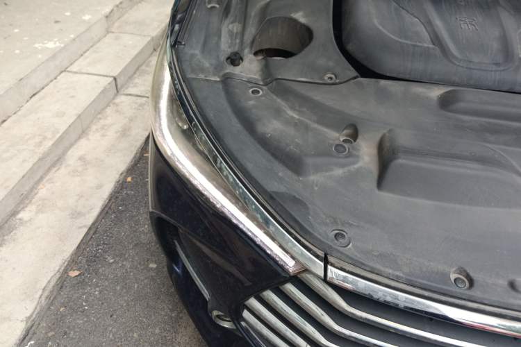 Used BYD Song MAX 2017 1.5T Automatic Smart Connect Luxury 7-Seater Right Front Headlight