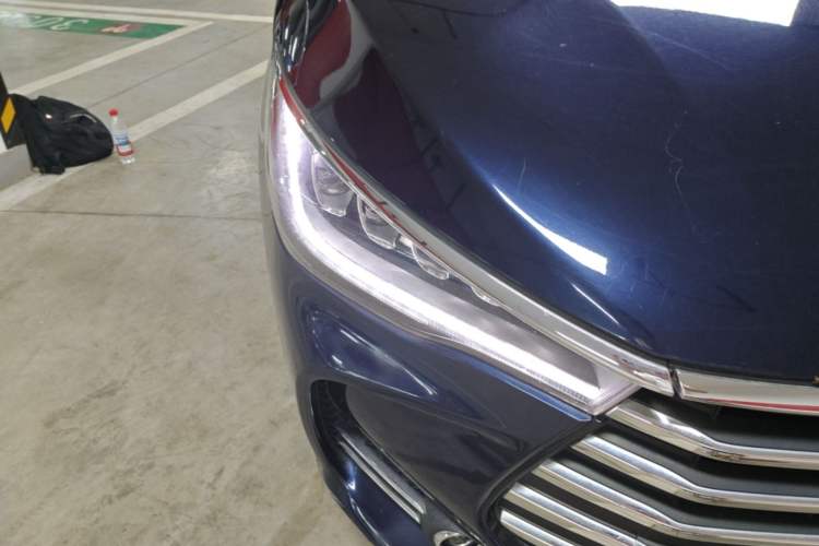 Used BYD Song MAX 2017 1.5T Automatic Smart Connect Elite 7-Seater Right Front Headlight