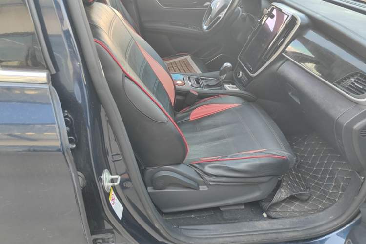 Used BYD Song MAX 2017 1.5T Automatic Smart Connect Luxury 7-Seater Right Front Seat