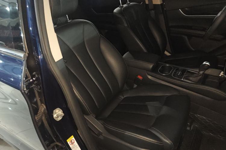 Used BYD Song MAX 2017 1.5T Automatic Smart Connect Luxury 7-Seater Right Front Seat