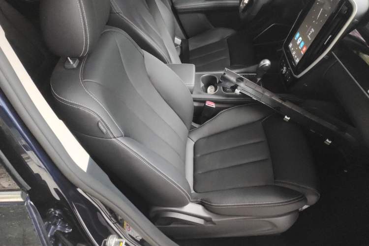 Used BYD Song MAX 2017 1.5T Automatic Smart Connect Elite 7-Seater Right Front Seat