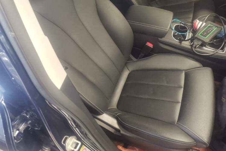 Used BYD Song MAX 2017 1.5T Automatic Smart Connect Elite 7-Seater Right Front Seat