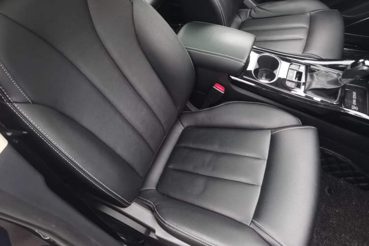 Used BYD Song MAX 2017 1.5T Automatic Smart Connect Elite 7-Seater Right Front Seat