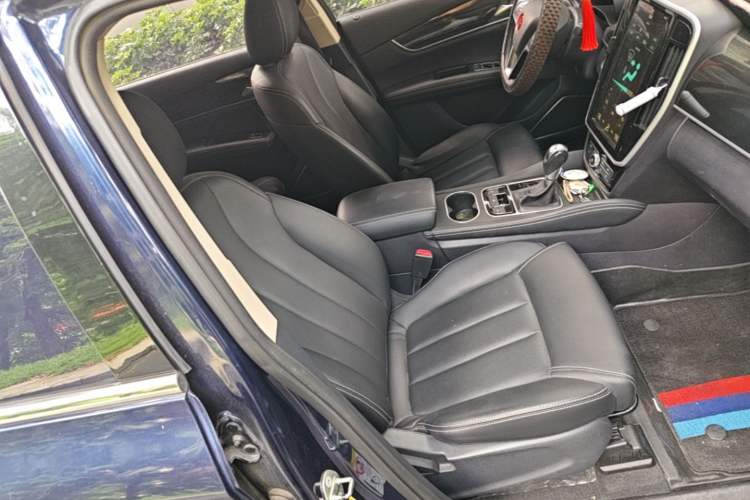 Used BYD Song MAX 2017 1.5T Automatic Smart Connect Elite 7-Seater Right Front Seat
