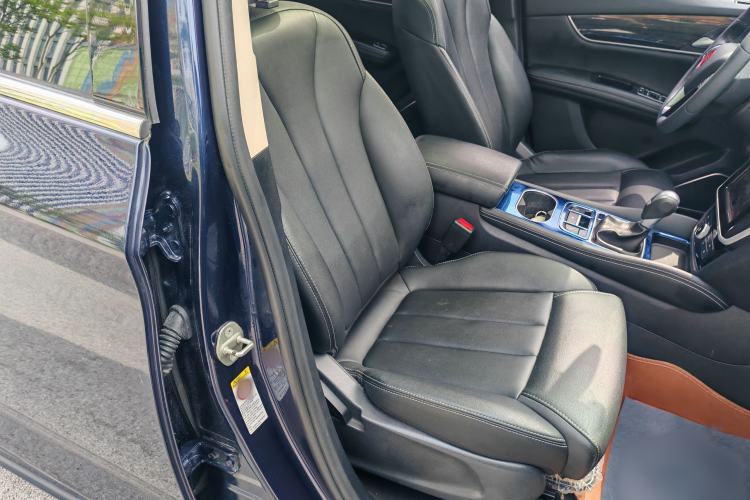 Used BYD Song MAX 2017 1.5T Automatic Smart Connect Elite 7-Seater Right Front Seat