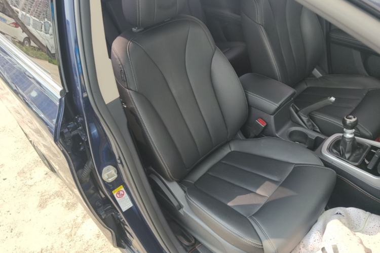 Used BYD Song MAX 2017 1.5T Manual Smart Connect Luxury 7-Seater Right Front Seat