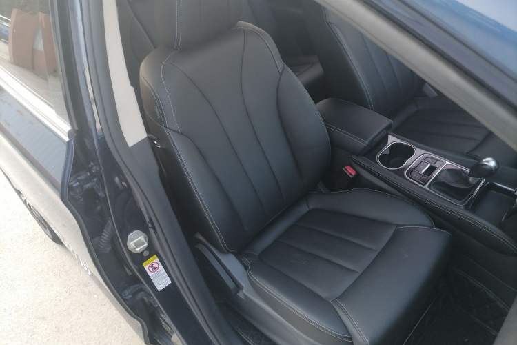 Used BYD Song MAX 2017 1.5T Automatic Smart Connect Elite 7-Seater Right Front Seat