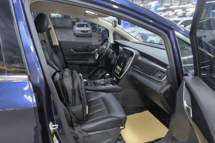 Used BYD Song MAX 2017 1.5T Automatic Smart Connect Luxury 7-Seater Right Front Seat
