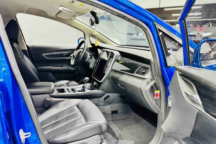 Used BYD Song MAX 2017 1.5T Automatic Smart Connect Luxury 7-Seater Right Front Seat