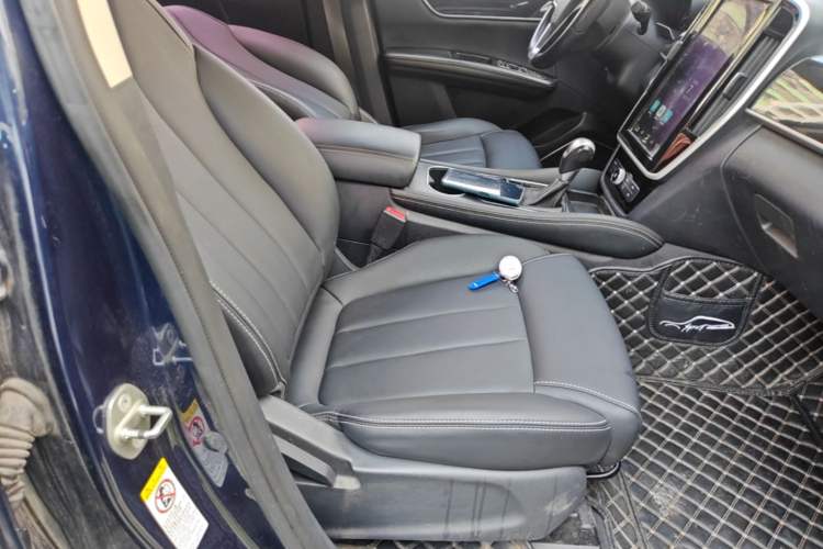 Used BYD Song MAX 2017 1.5T Automatic Smart Connect Elite 7-Seater Right Front Seat