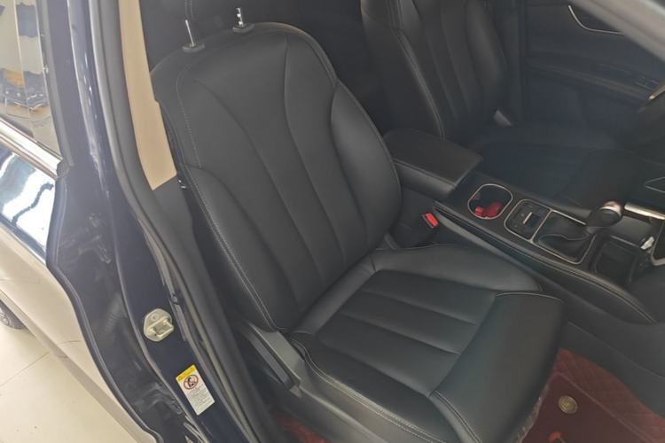 Used BYD Song MAX 2017 1.5T Automatic Smart Connect Luxury 7-Seater Right Front Seat