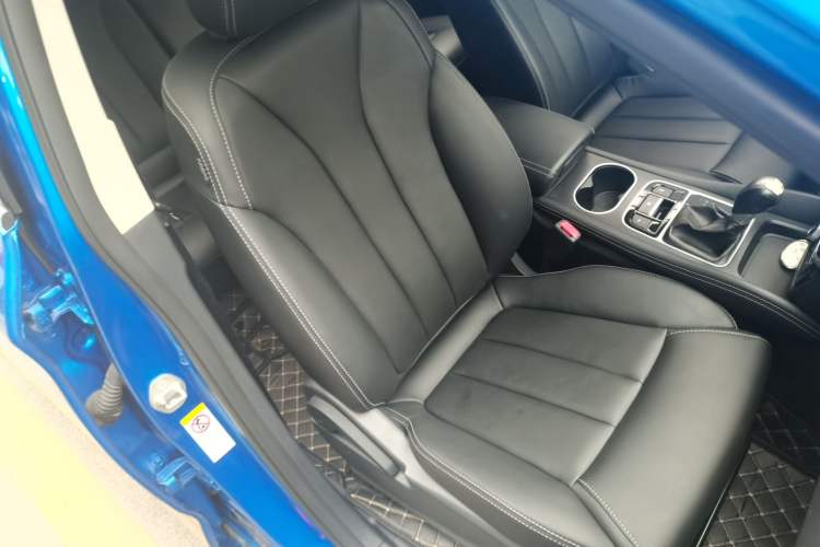 Used BYD Song MAX 2017 1.5T Automatic Smart Connect Elite 7-Seater Right Front Seat