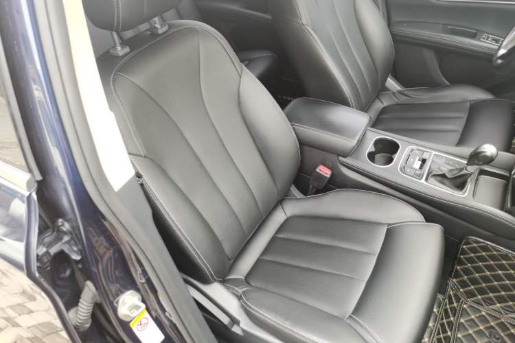 Used BYD Song MAX 2017 1.5T Automatic Smart Connect Luxury 7-Seater Right Front Seat