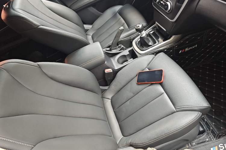 Used BYD Song MAX 2017 1.5T Manual Smart Connect Luxury 7-Seater Right Front Seat