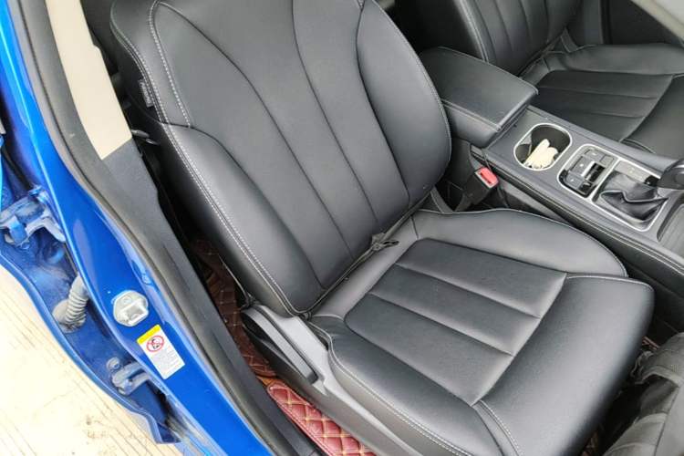 Used BYD Song MAX 2017 1.5T Automatic Smart Connect Prestige 7-Seater Right Front Seat