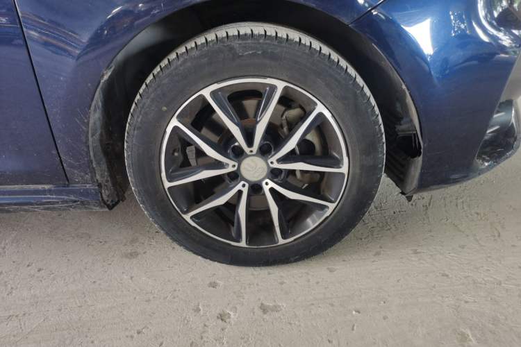 Used BYD Song MAX 2017 1.5T Automatic Smart Connect Luxury 7-Seater Right Front Wheel Hub