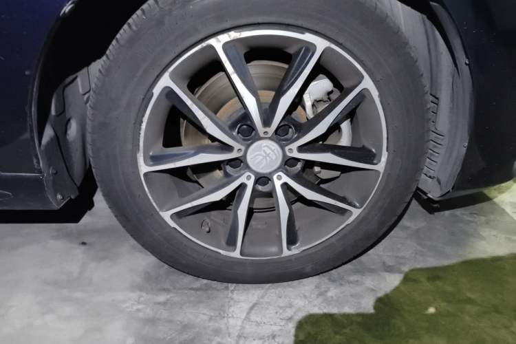 Used BYD Song MAX 2017 1.5T Automatic Smart Connect Prestige 7-Seater Right Front Wheel Hub
