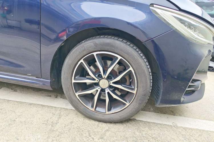 Used BYD Song MAX 2017 1.5T Automatic Smart Connect Elite 7-Seater Right Front Wheel Hub
