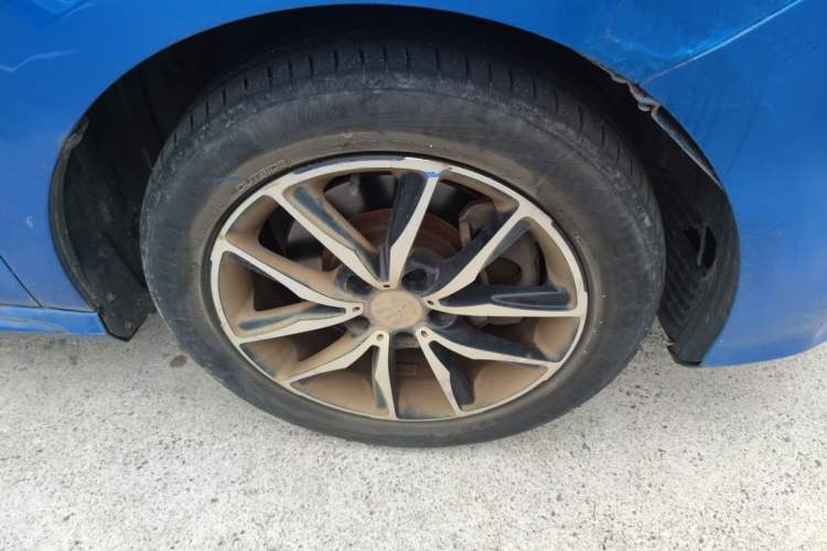 Used BYD Song MAX 2017 1.5T Automatic Smart Connect Elite 7-Seater Right Front Wheel Hub