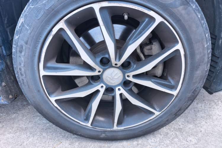 Used BYD Song MAX 2017 1.5T Automatic Smart Connect Elite 7-Seater Right Front Wheel Hub