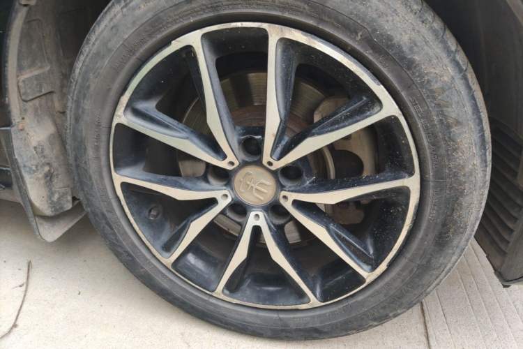 Used BYD Song MAX 2017 1.5T Automatic Smart Connect Elite 7-Seater Right Front Wheel Hub