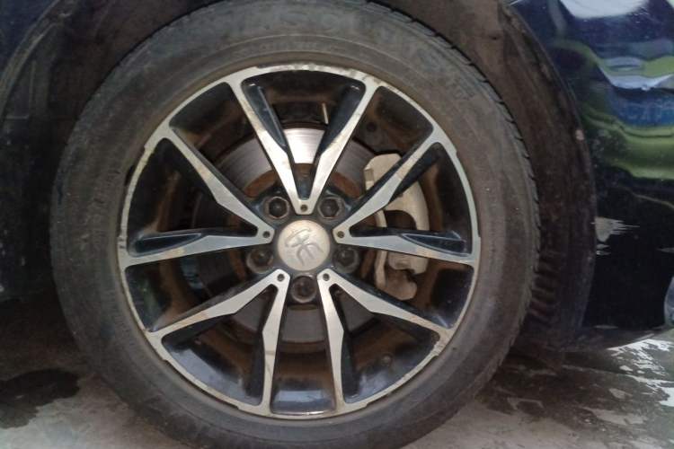Used BYD Song MAX 2017 1.5T Automatic Smart Connect Elite 7-Seater Right Front Wheel Hub