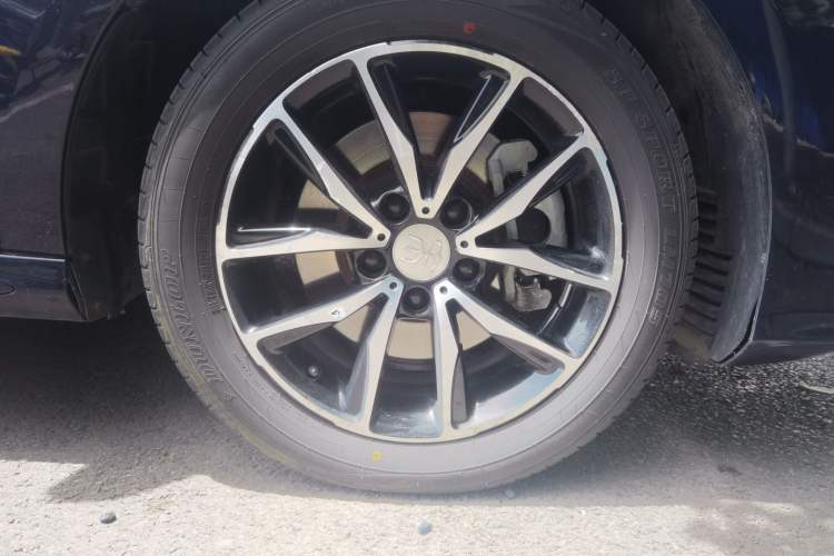 Used BYD Song MAX 2017 1.5T Automatic Smart Connect Luxury 7-Seater Right Front Wheel Hub