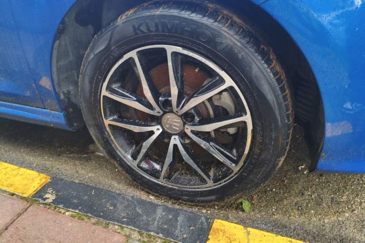 Used BYD Song MAX 2017 1.5T Automatic Smart Connect Elite 7-Seater Right Front Wheel Hub