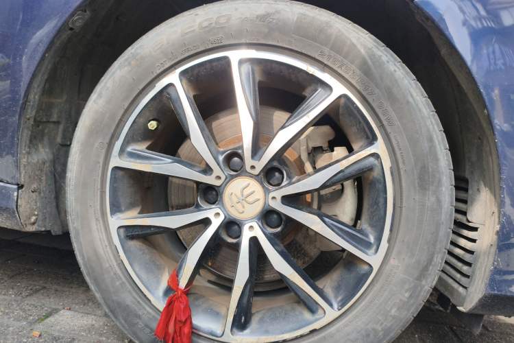 Used BYD Song MAX 2017 1.5T Automatic Smart Connect Elite 7-Seater Right Front Wheel Hub