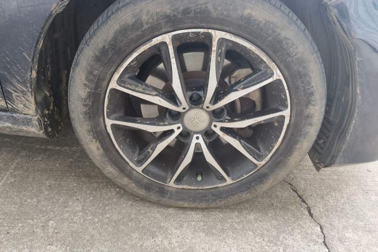 Used BYD Song MAX 2017 1.5T Automatic Smart Connect Luxury 7-Seater Right Front Wheel Hub