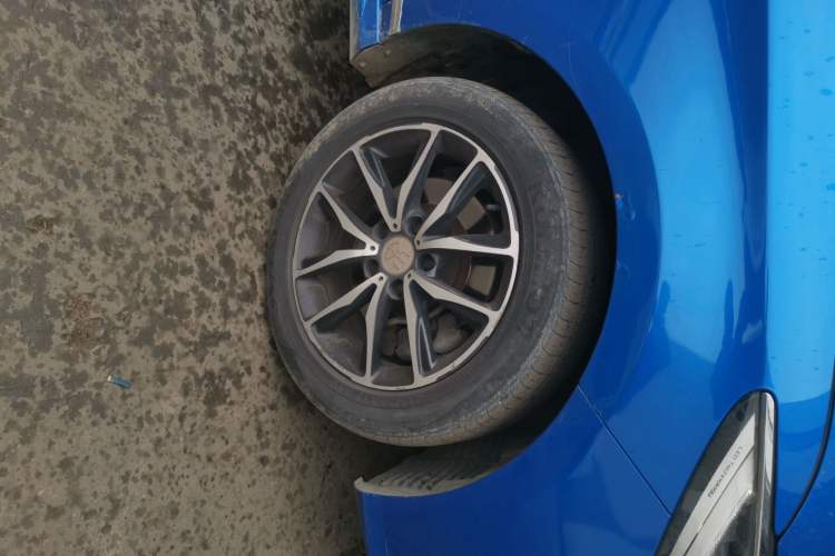 Used BYD Song MAX 2017 1.5T Automatic Smart Connect Elite 7-Seater Right Front Wheel Hub
