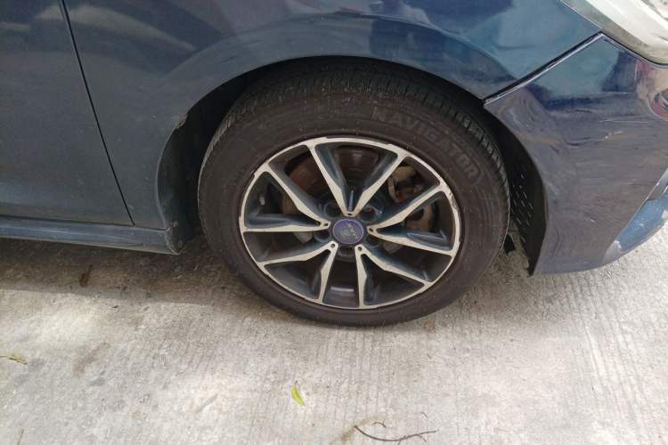 Used BYD Song MAX 2017 1.5T Automatic Smart Connect Elite 7-Seater Right Front Wheel Hub