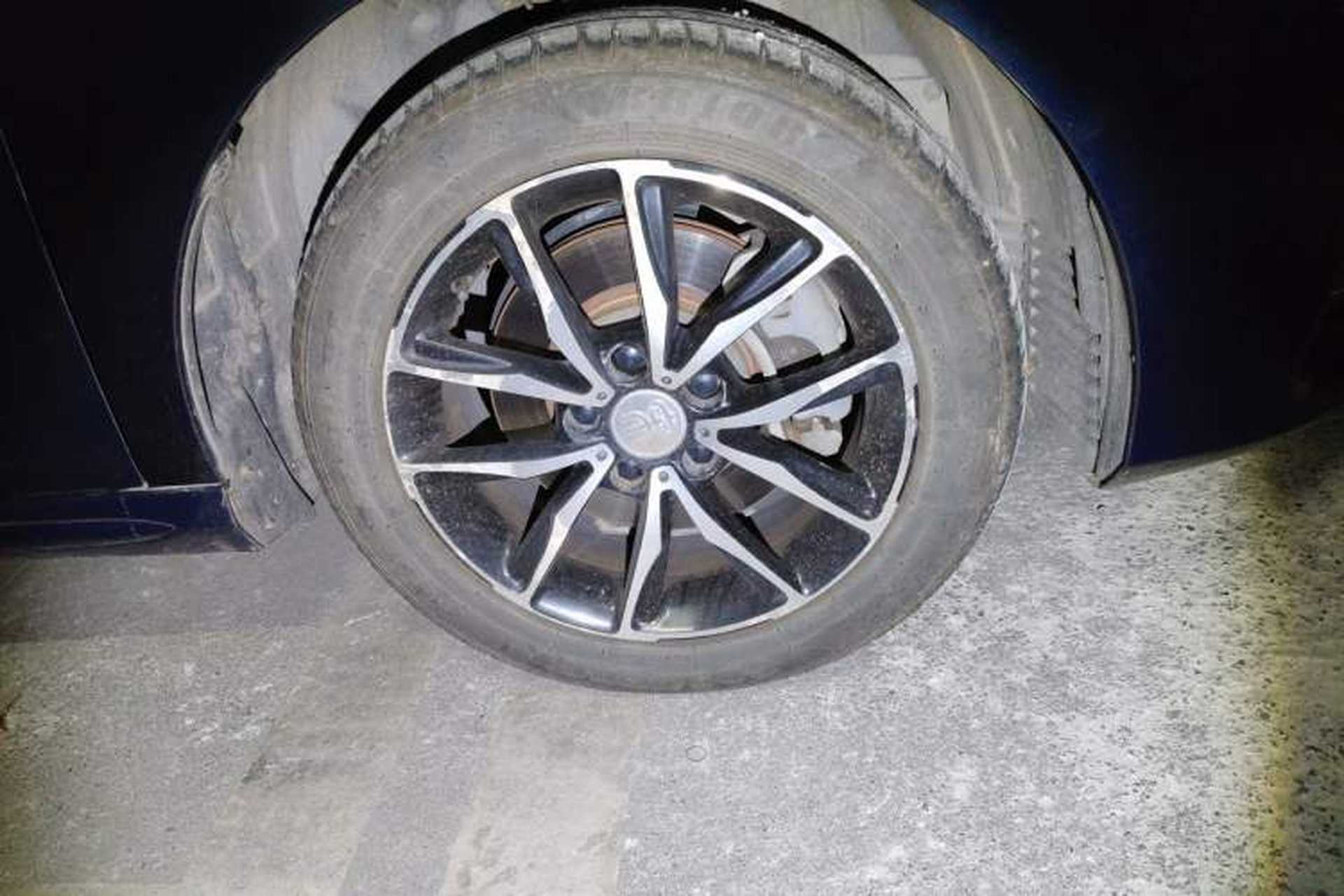 Used BYD Song MAX 2017 1.5T Manual Smart Connect Luxury 7-Seater Right Front Wheel Hub