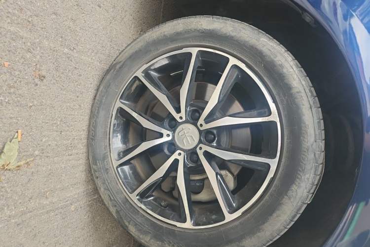 Used BYD Song MAX 2017 1.5T Automatic Smart Connect Elite 7-Seater Right Front Wheel Hub