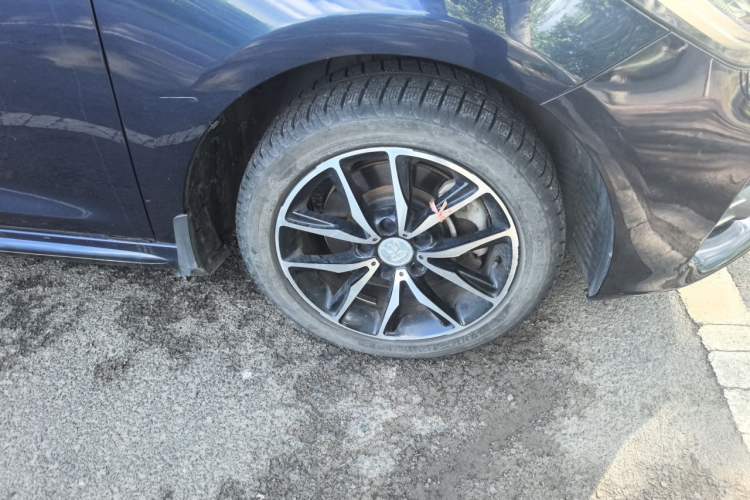 Used BYD Song MAX 2017 1.5T Automatic Smart Connect Elite 7-Seater Right Front Wheel Hub