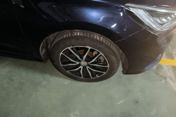 Used BYD Song MAX 2017 1.5T Automatic Smart Connect Luxury 7-Seater Right Front Wheel Hub
