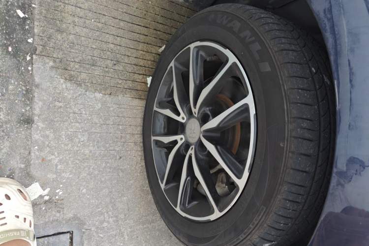 Used BYD Song MAX 2017 1.5T Automatic Smart Connect Elite 7-Seater Right Front Wheel Hub