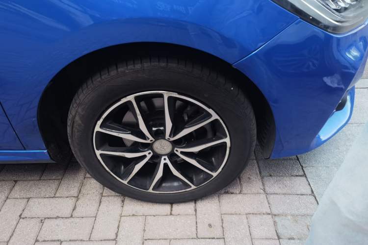 Used BYD Song MAX 2017 1.5T Automatic Smart Connect Elite 7-Seater Right Front Wheel Hub