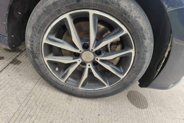 Used BYD Song MAX 2017 1.5T Automatic Smart Connect Prestige 7-Seater Right Front Wheel Hub