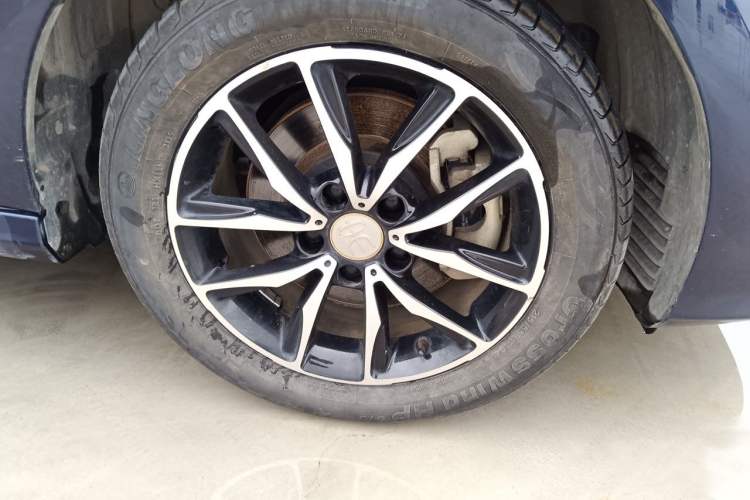 Used BYD Song MAX 2017 1.5T Manual Smart Connect Luxury 7-Seater Right Front Wheel Hub