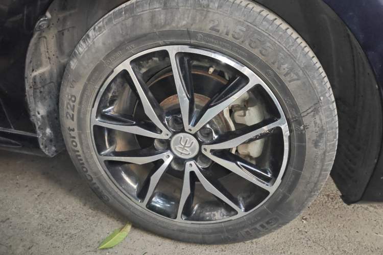 Used BYD Song MAX 2017 1.5T Automatic Smart Connect Prestige 7-Seater Right Front Wheel Hub